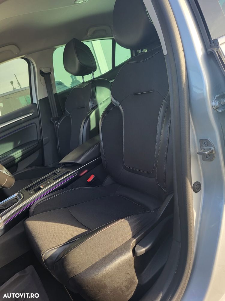 Renault Megane TCE 140 EDC Techno - 10