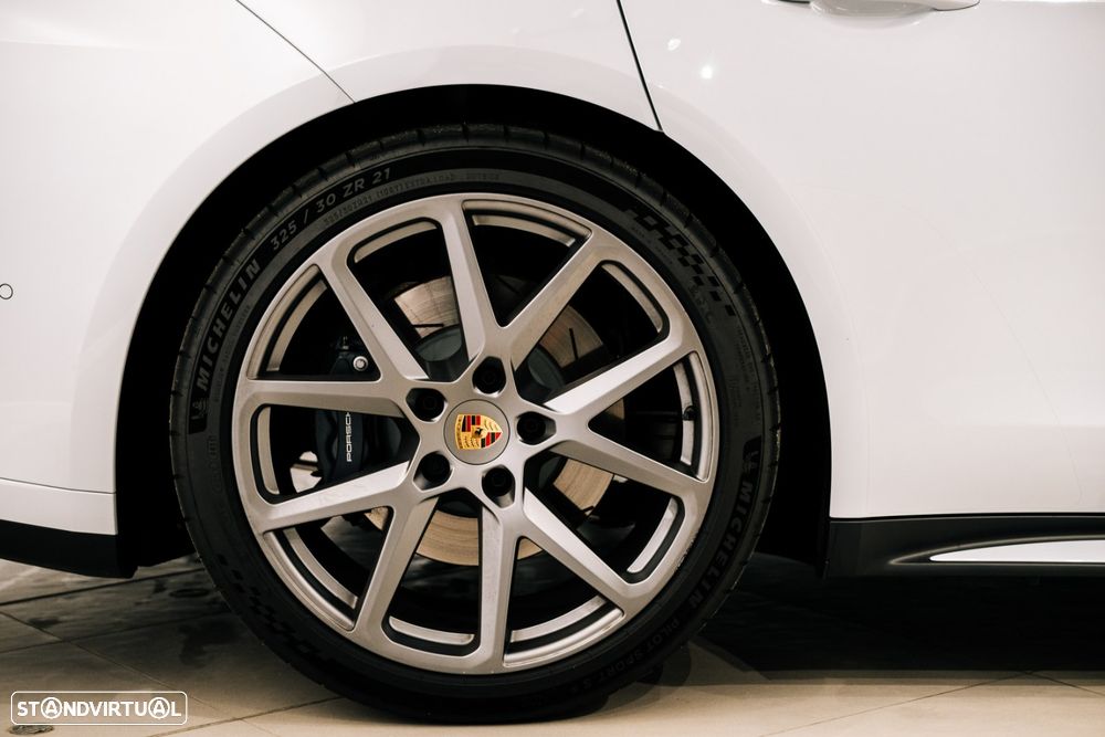 Porsche Panamera 4 E-Hybrid - 18