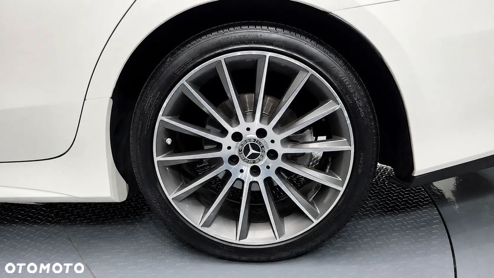 Mercedes-Benz CLS - 9