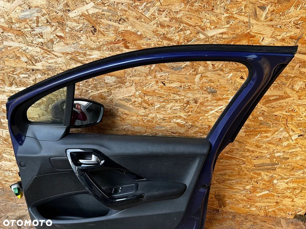 Drzwi PRZEDNIE PRAWE prawy przód PEUGEOT 208 I Kod lakieru: KUC KUCD - 16