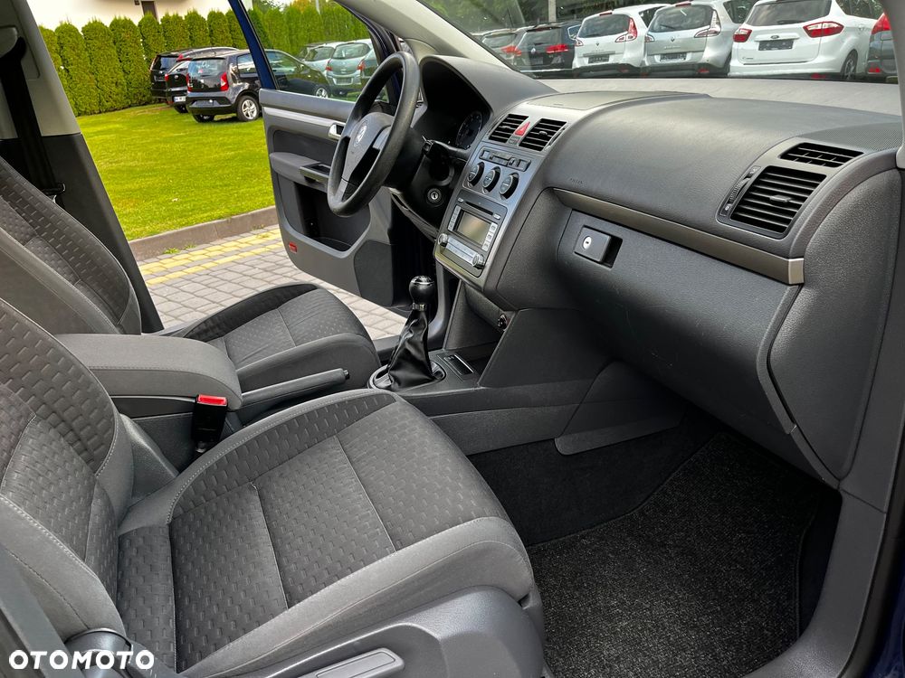Volkswagen Touran - 21