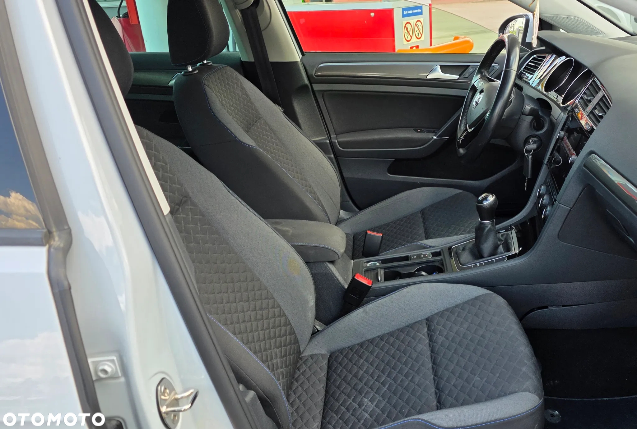 Volkswagen Golf 2.0 TDI SCR Comfortline - 6