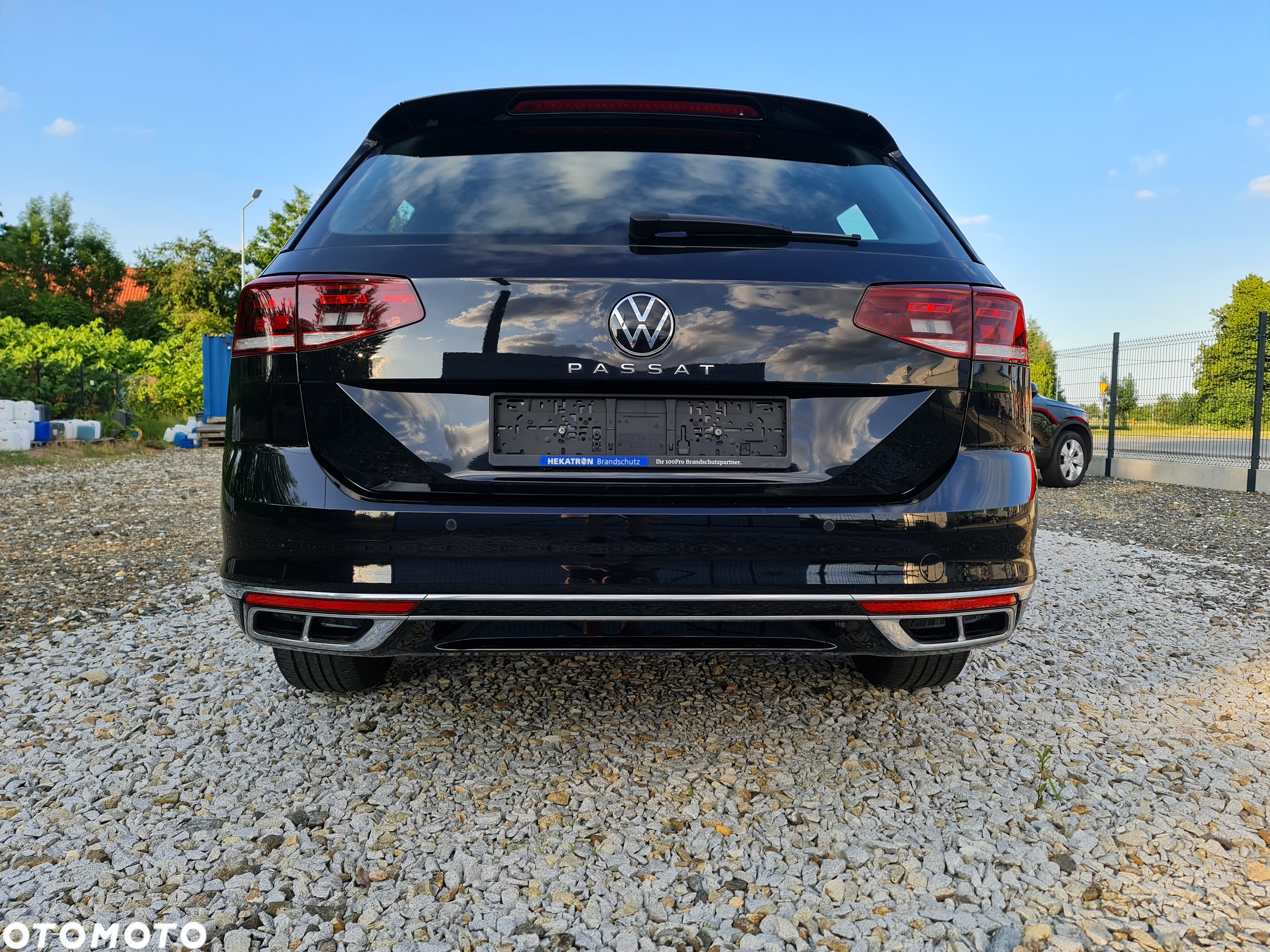 Volkswagen Passat Variant 2.0 TDI SCR DSG R-Line - 6