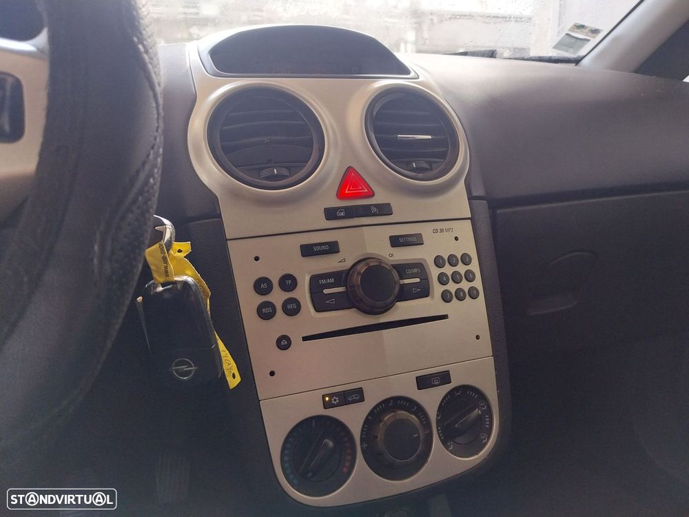 Opel Corsa 1.3 CDTI CMON - 9