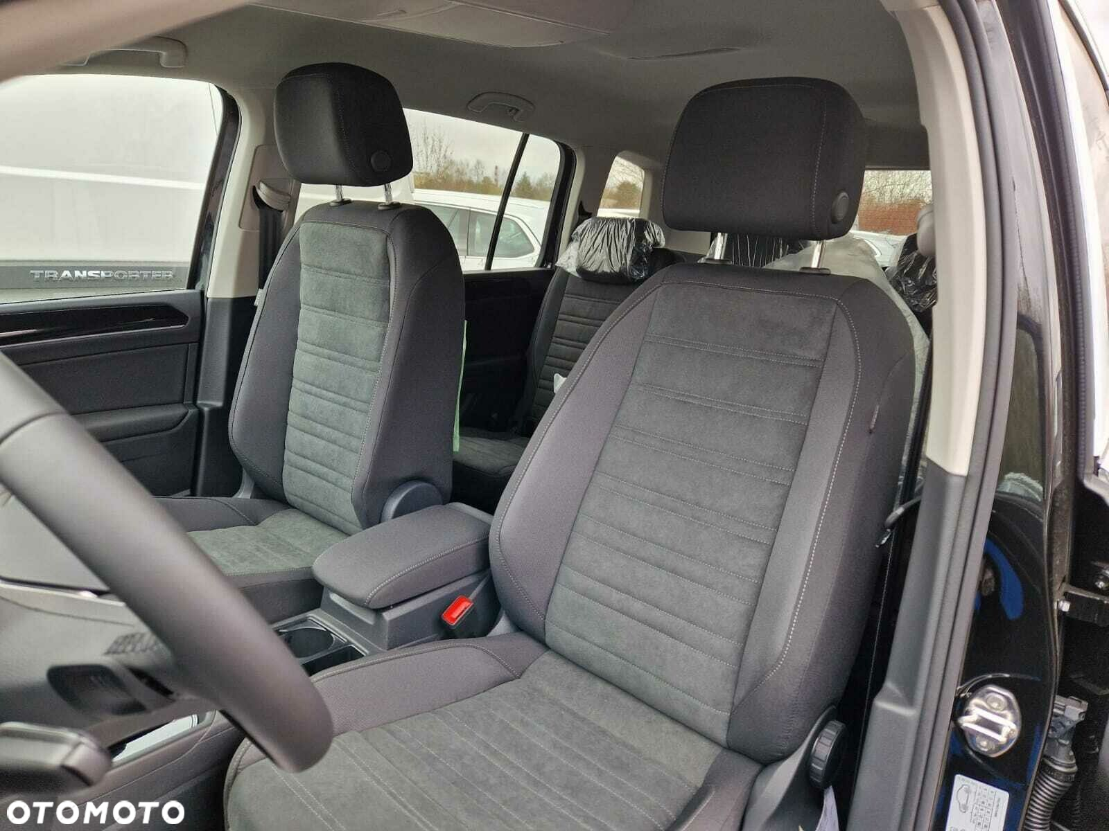 Volkswagen Touran - 8