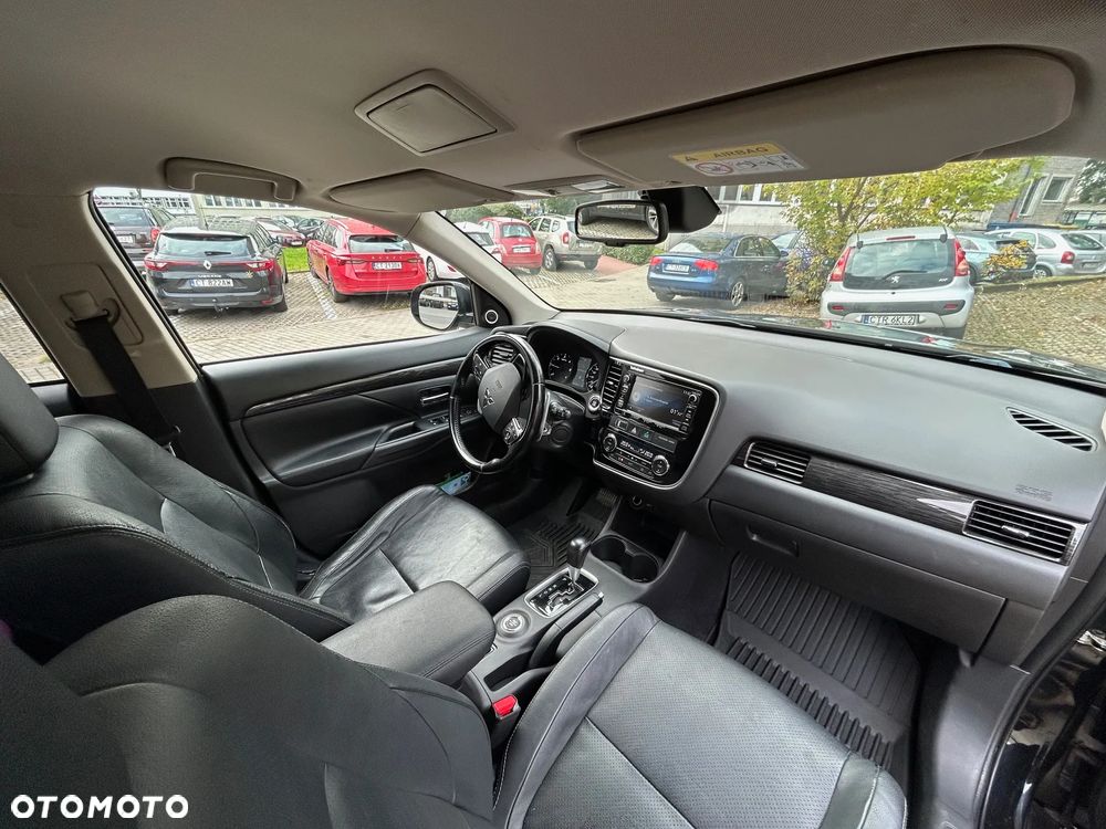 Mitsubishi Outlander - 7