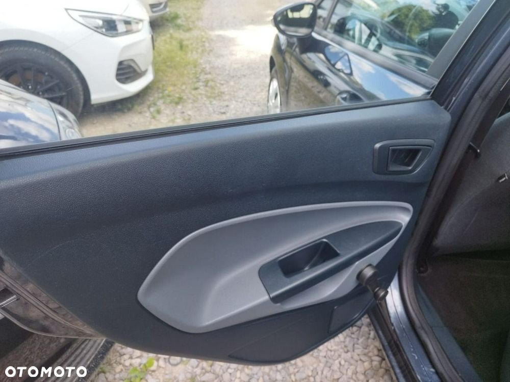 Ford Fiesta - 10