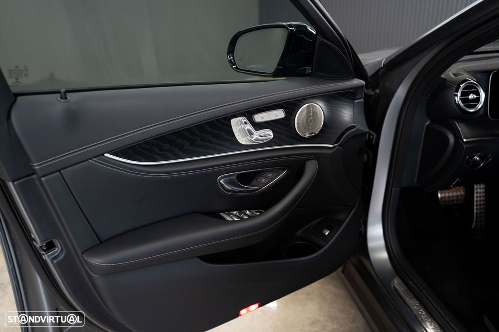 Mercedes-Benz E 300 de 4Matic T 9G-TRONIC - 17