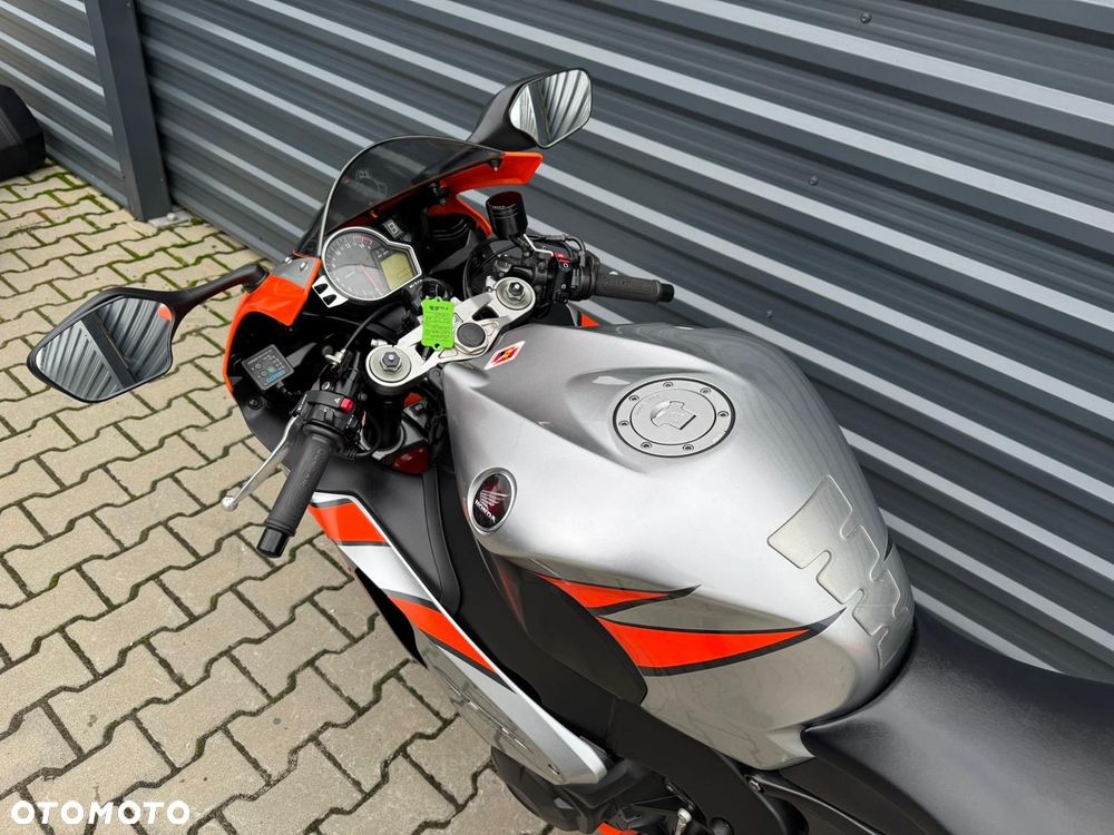 Honda CBR - 9
