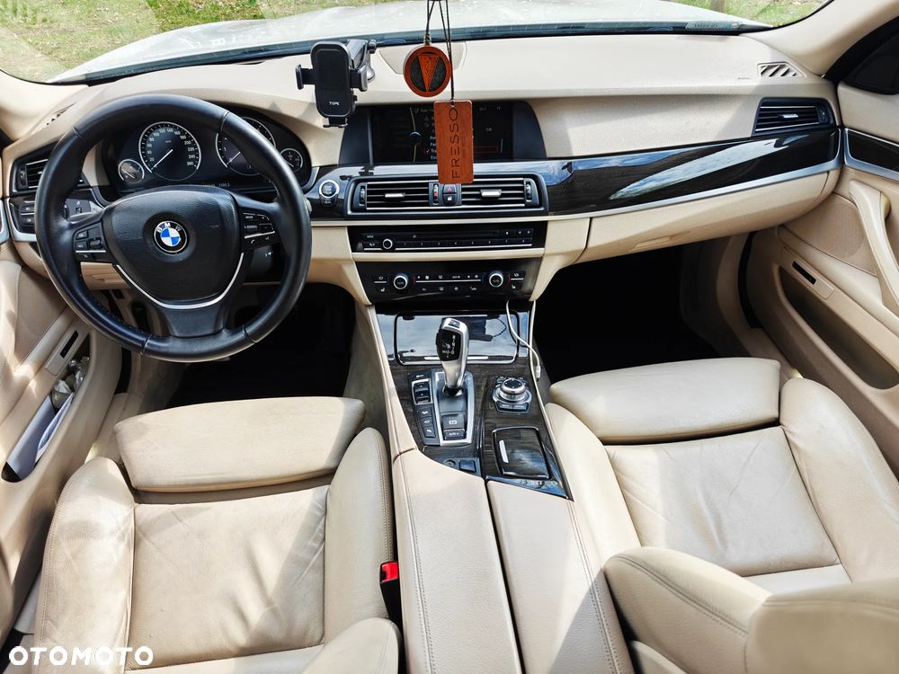 BMW Seria 5 528i xDrive - 6