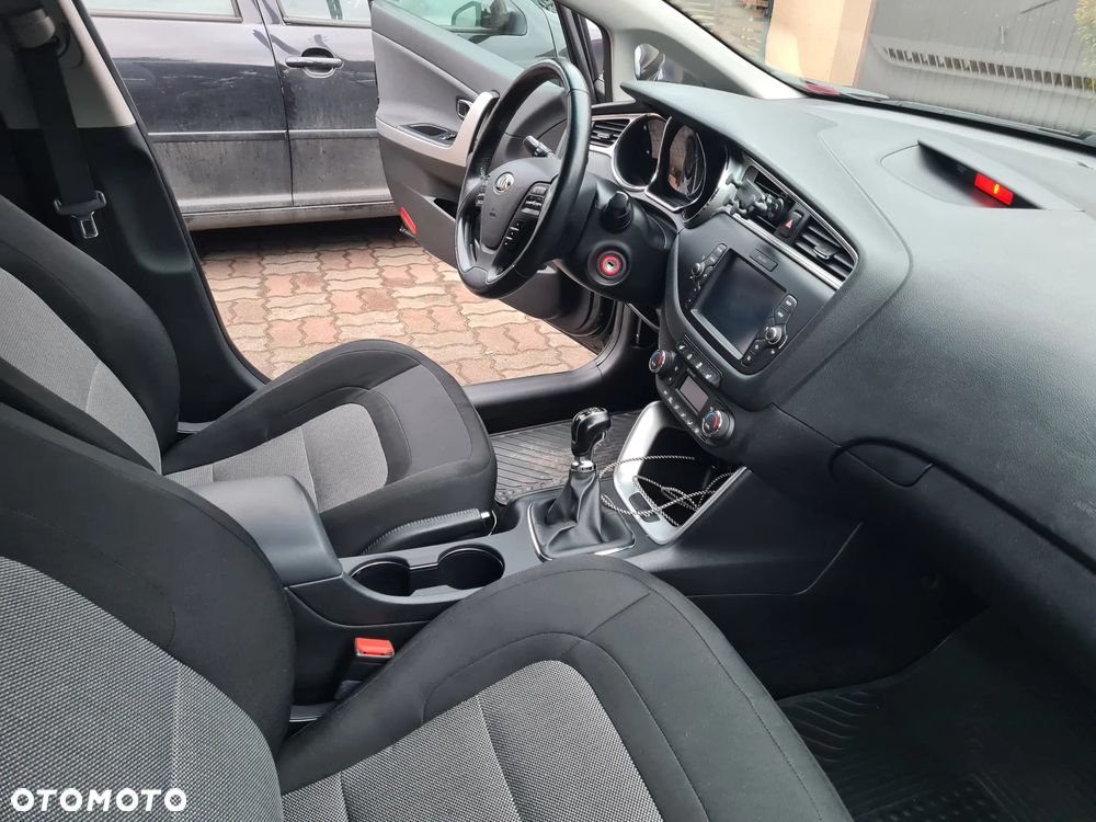 Kia Ceed 1.6 CRDi 136 ISG Edition 7 - 11