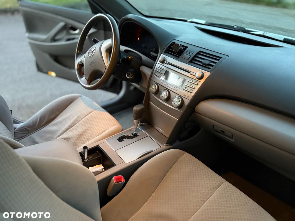 Toyota Camry 2.4 XLE - 10