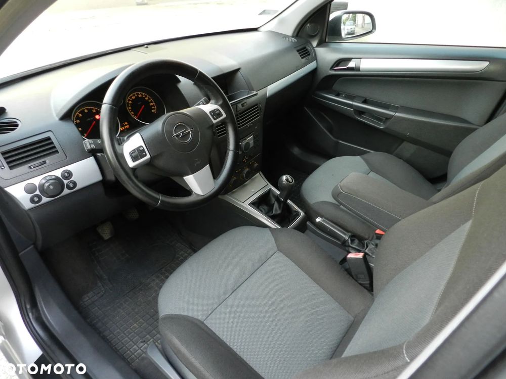 Opel Astra 1.6 Enjoy - 9