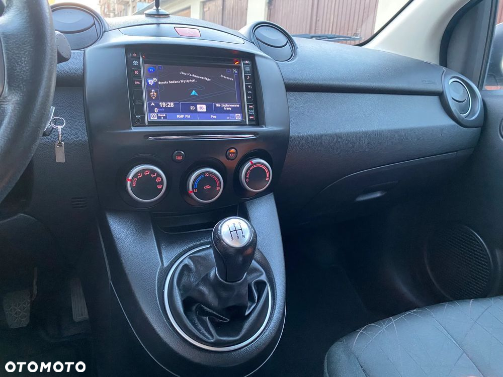 Mazda 2 1.3 Exclusive + - 30