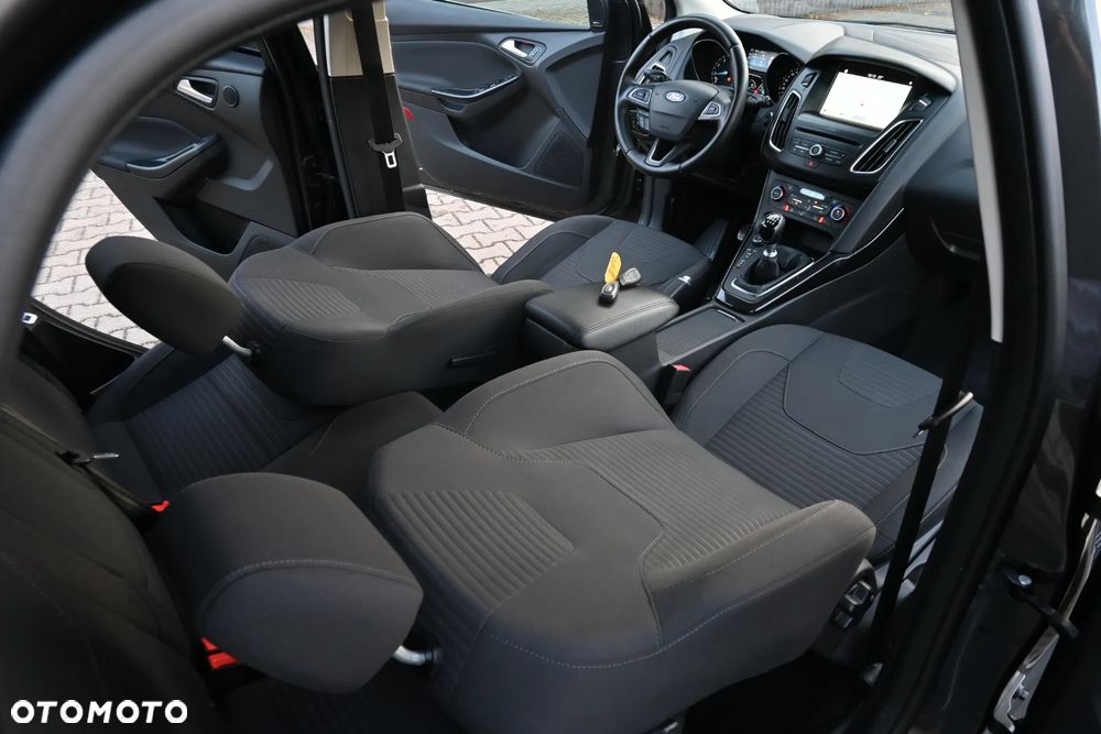 Ford Focus 1.5 EcoBoost Titanium - 25