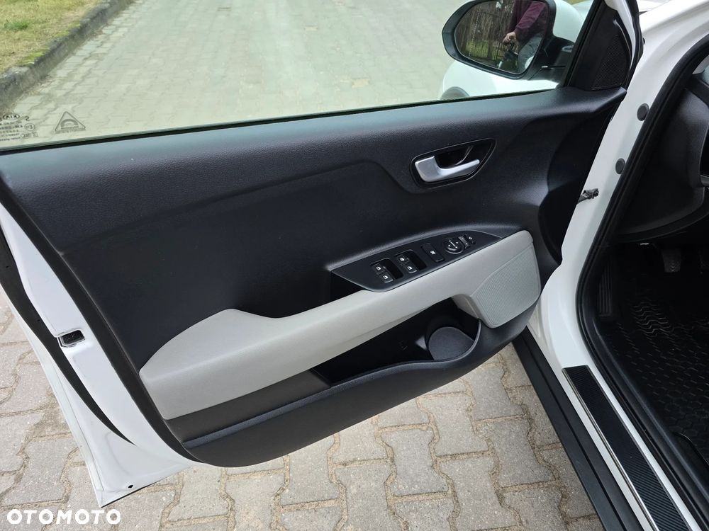 Kia Stonic 1.4 L - 16