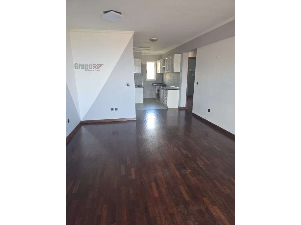 Apartamento T2 Moderno em Caniço: Luminosidade, Varanda Privativa c... - Grande imagem: 5/23
