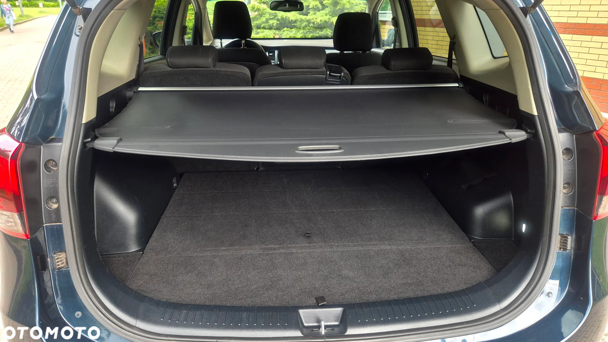 Kia Carens 1.6 GDI Dream Team Edition - 16