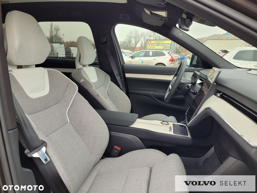 Volvo EX90 - 35