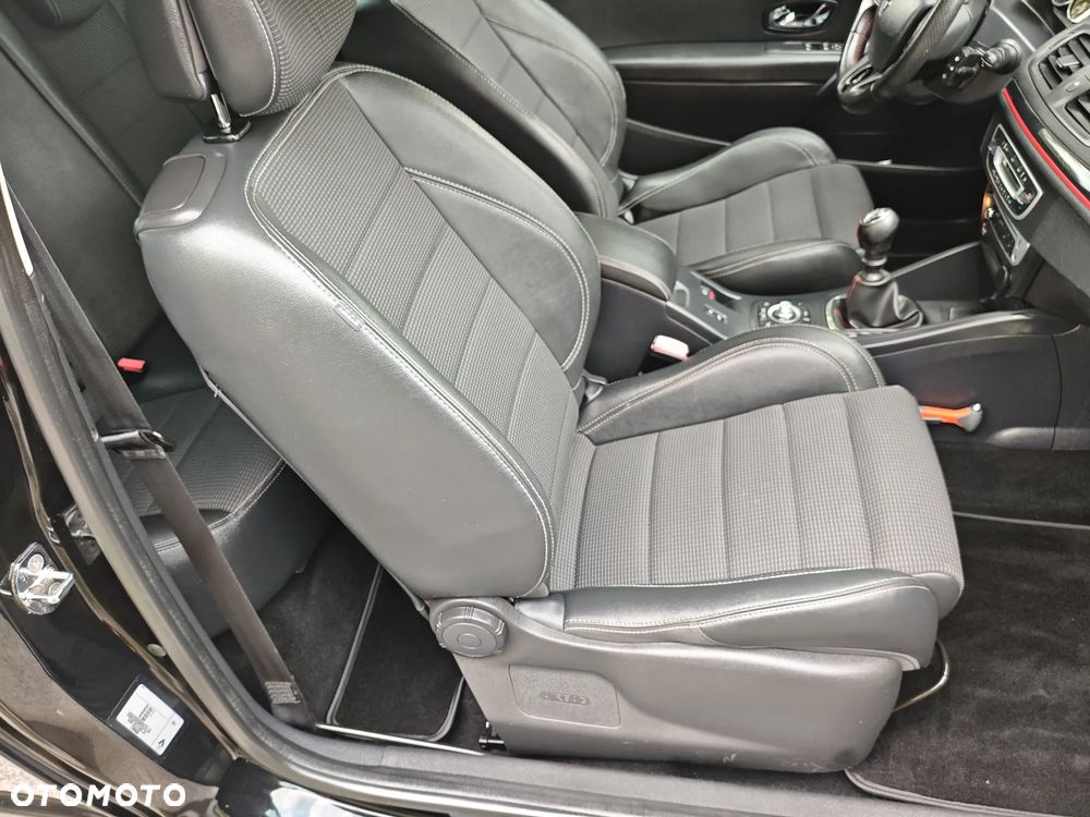 Renault Megane Energy dCi 110 FAP Start & Stop GT Line - 23