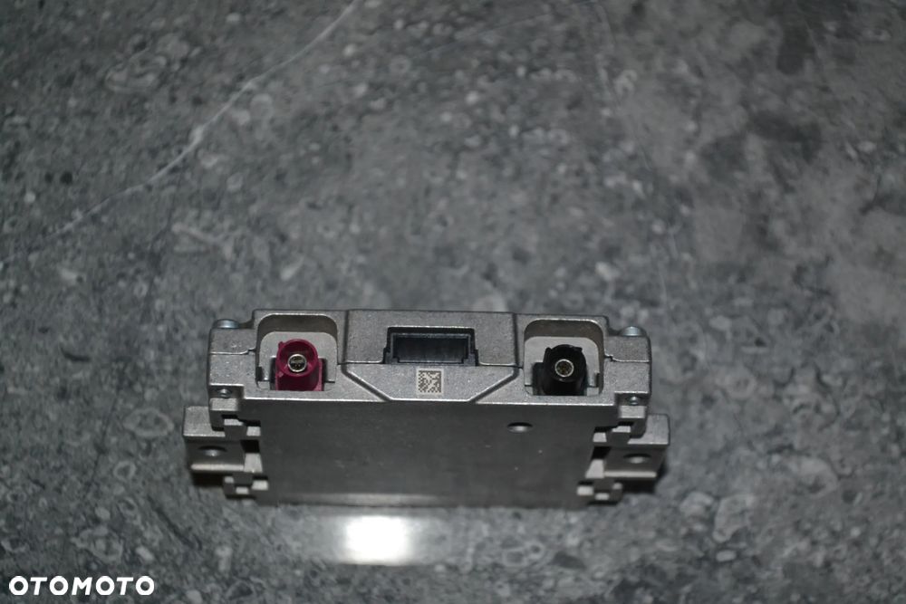 VW AUDI SEAT SKODA WZMACNIACZ ANTENY 4M0035456A - 2