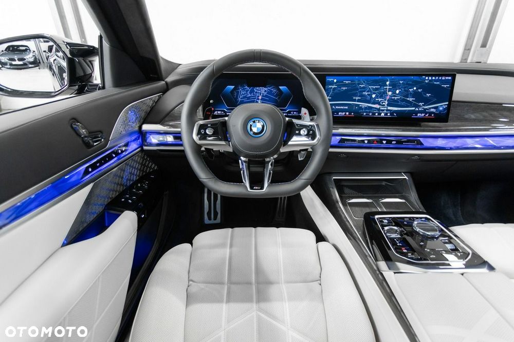 BMW Seria 7 M760e PHEV xDrive Individual Edition sport - 25
