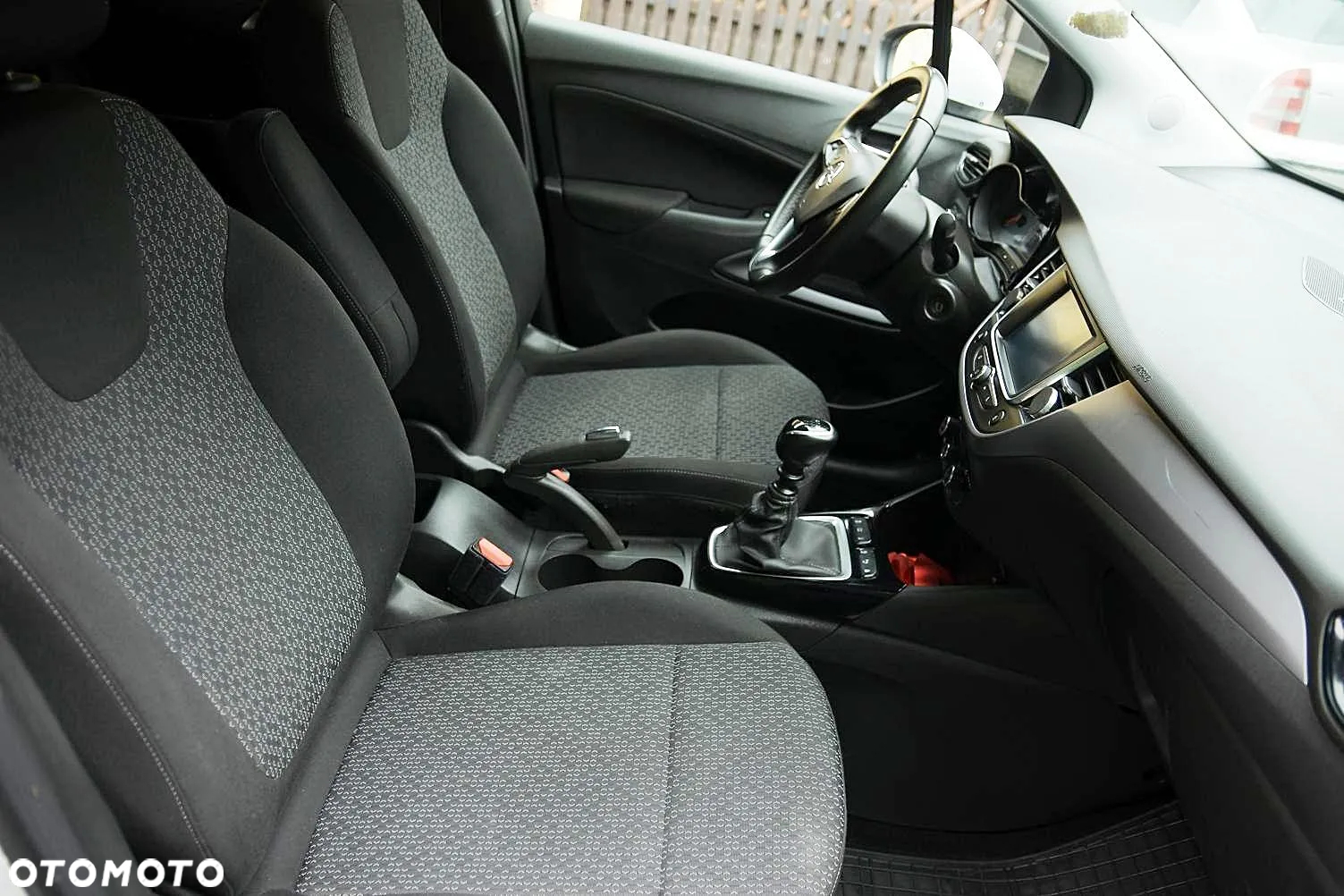 Opel Crossland X - 18