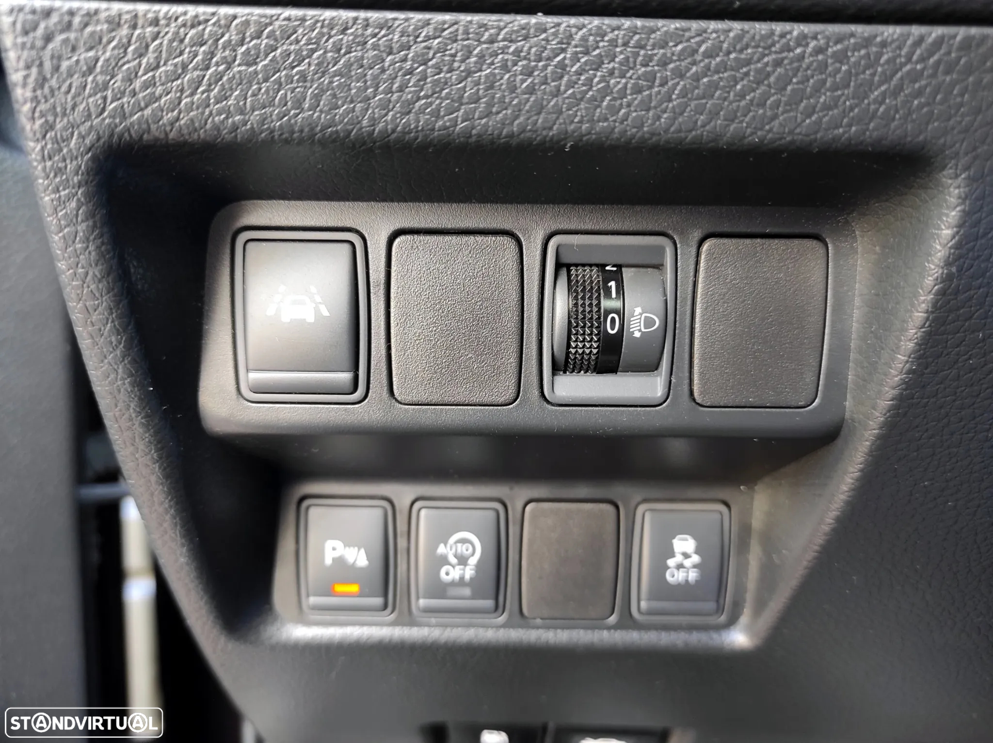 Nissan Qashqai 1.5 dCi N-Connecta 18 - 24