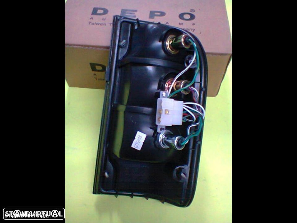 farolins stop toyota hilux 1997-2001 (NOVOS) - 3