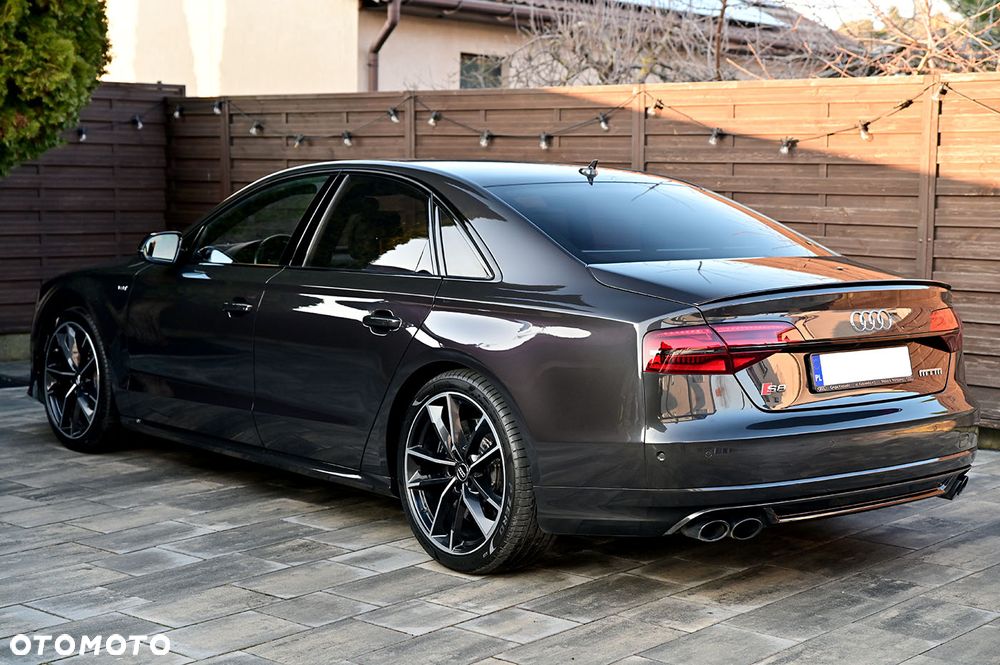 Audi S8 - 4