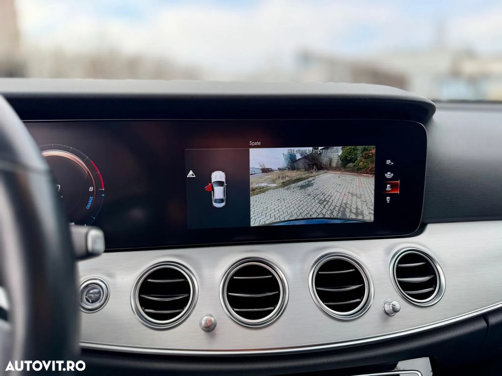 Mercedes-Benz E 300 4MATIC 9G-TRONIC Avantgarde - 9
