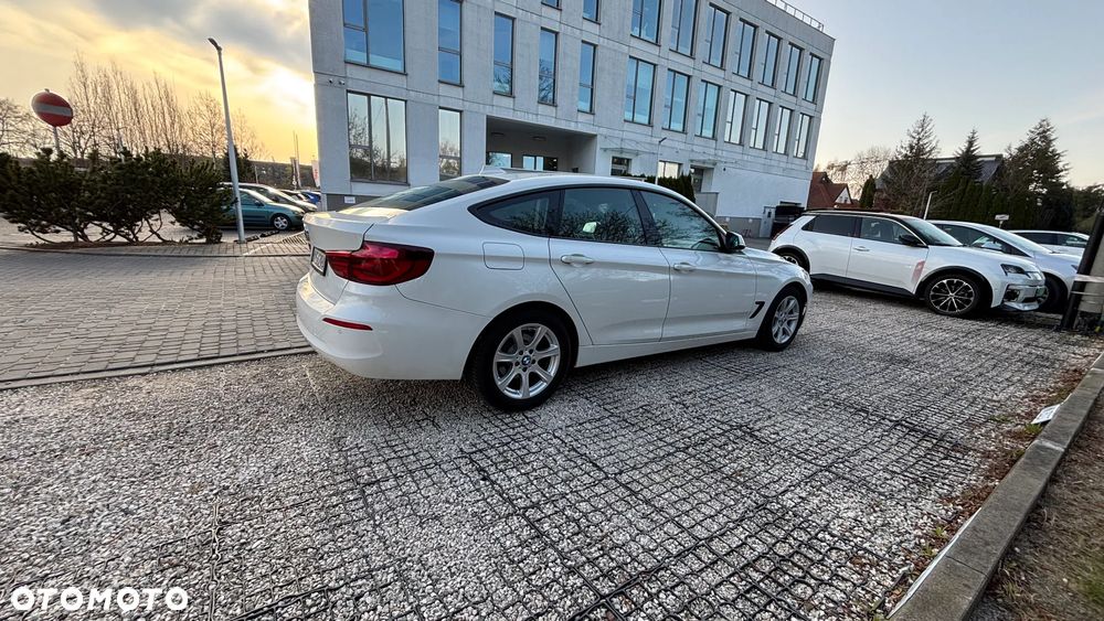 BMW 3GT 318d - 9