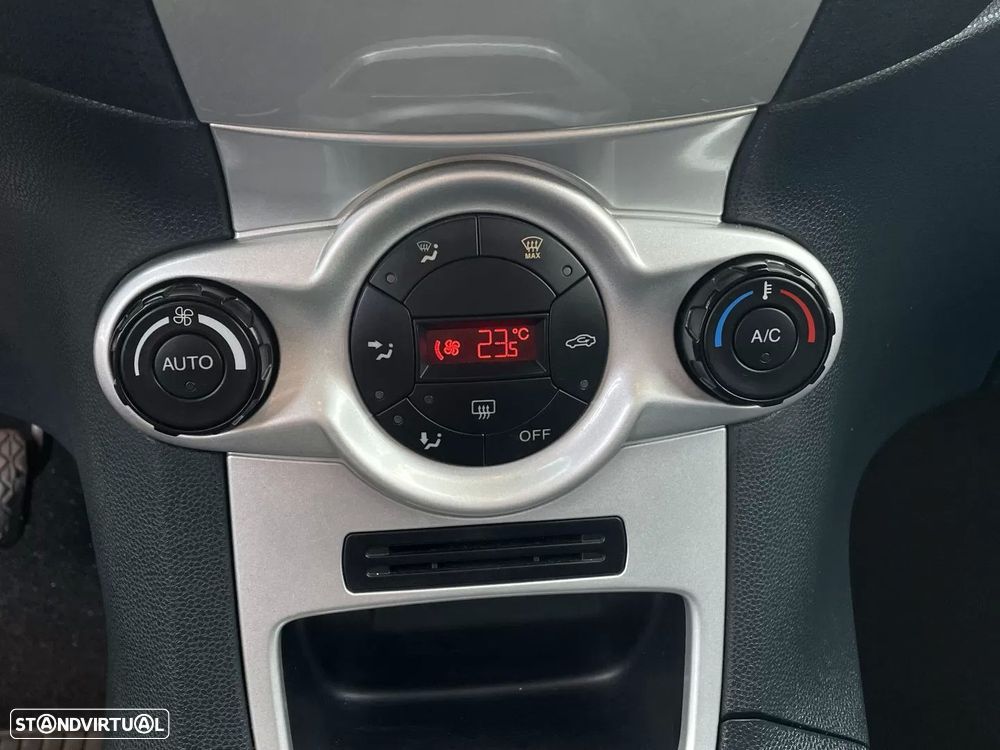 Ford Fiesta 1.25 Titanium - 26