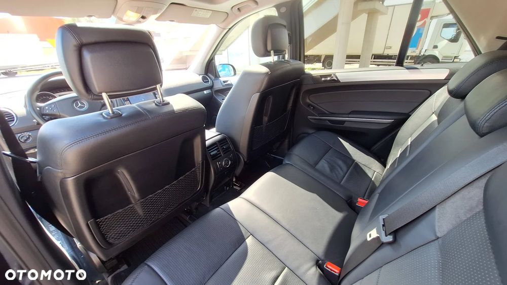 Mercedes-Benz ML 63 AMG 4-Matic - 22