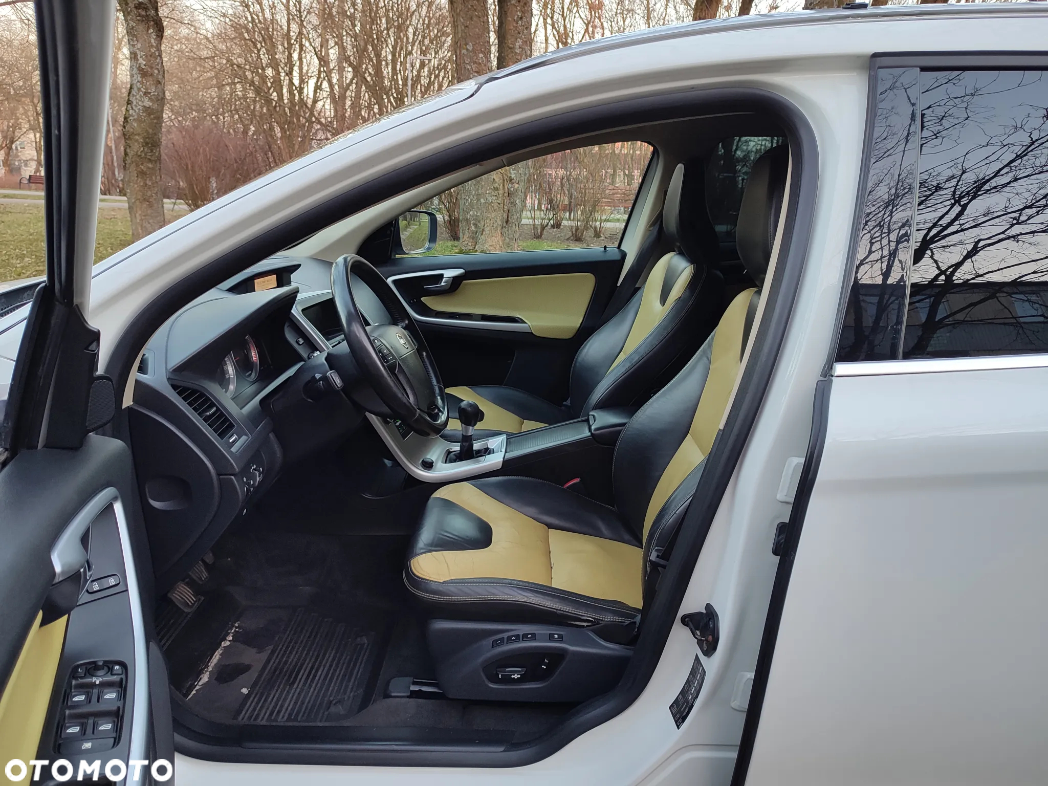 Volvo XC 60 2.4D AWD Summum - 18