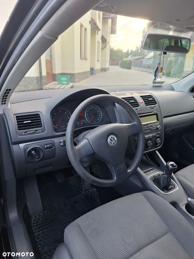 Volkswagen Golf - 19