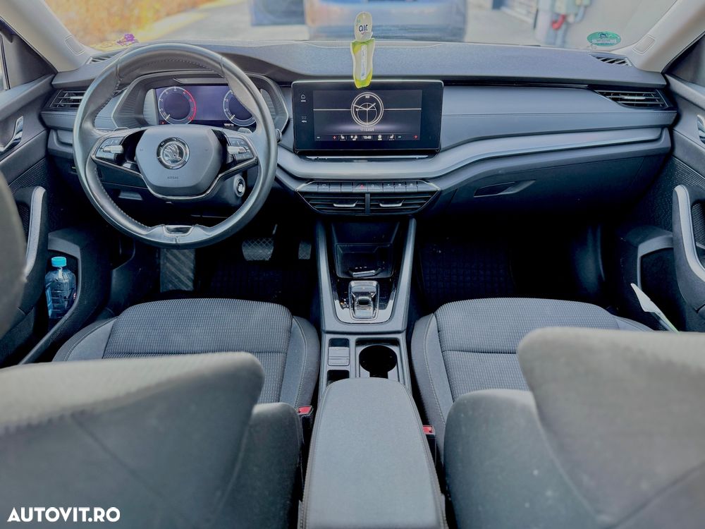 Skoda Octavia Combi 2.0 TDI DSG Edition - 8