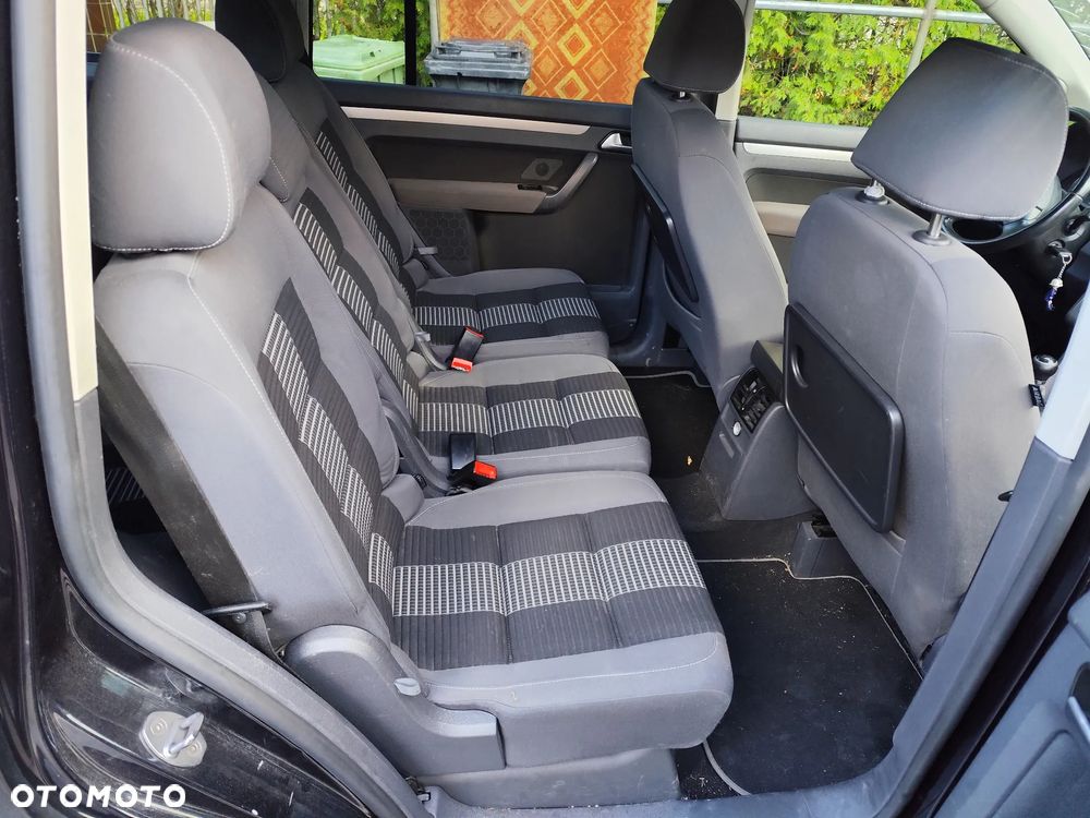 Volkswagen Touran 2.0 TDI DPF Trendline - 10