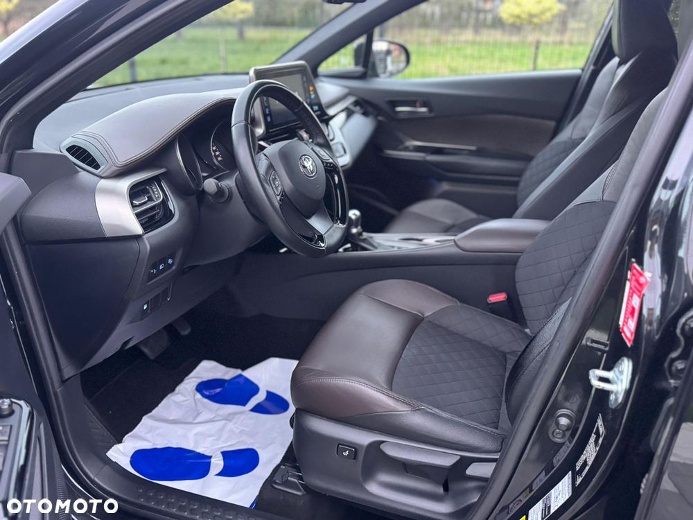 Toyota C-HR - 16