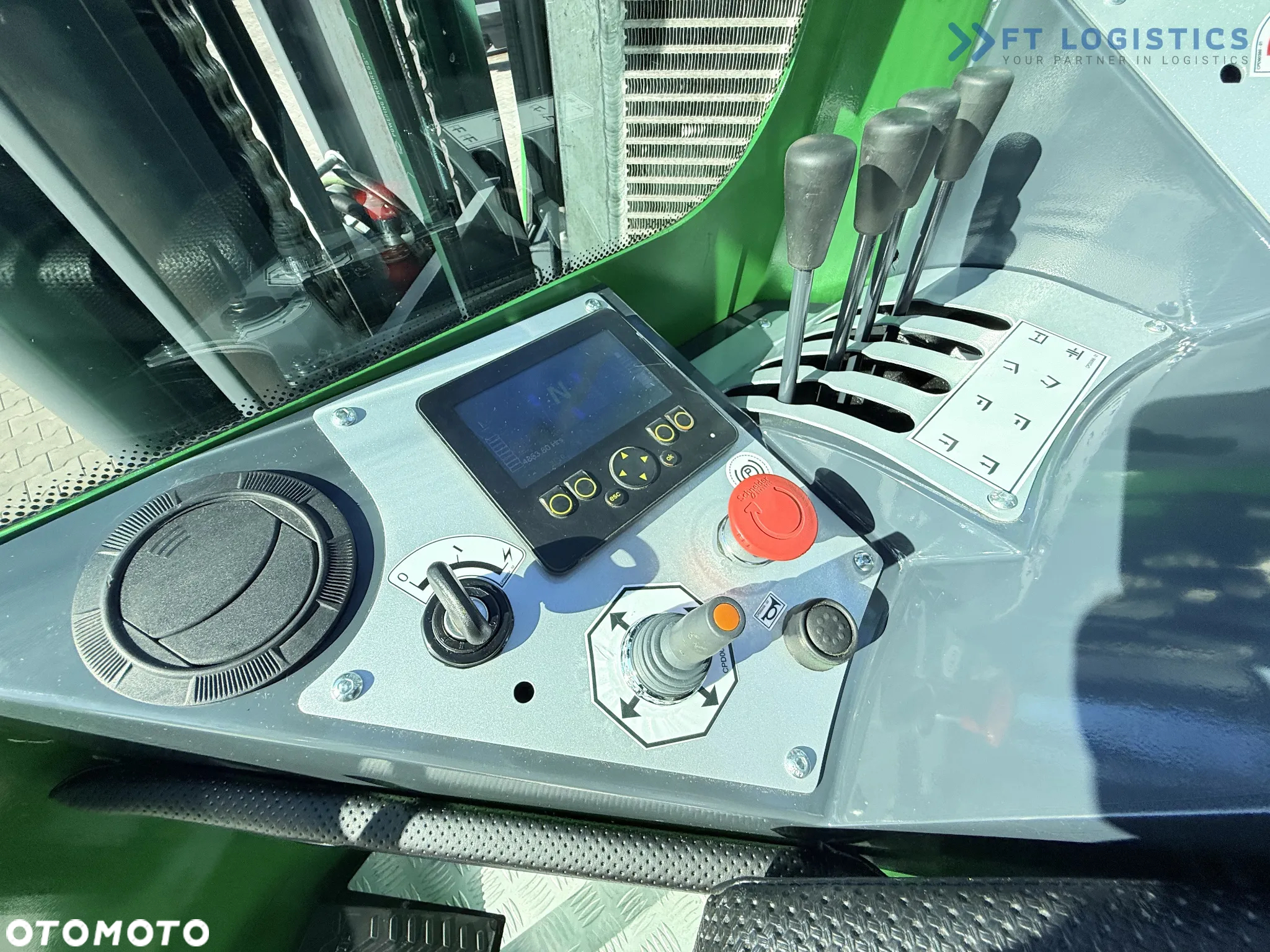 Combilift WÓZEK CZTEROKIERUNKOWY - WIELOKIERUNKOWY C4500 / DIESEL / TRIPLEX 4900MM /JEDYNE 4854 MOTOGODZIN /  POZYCJONER WIDEŁ / PEŁNA KABINA - OGRZEWANIE / STAN IDEALNY / Szeroka oferta wózków czterokierunkowych i bocznych, dopasowanych do różnorodnych potrzeb i zastosowań - 18