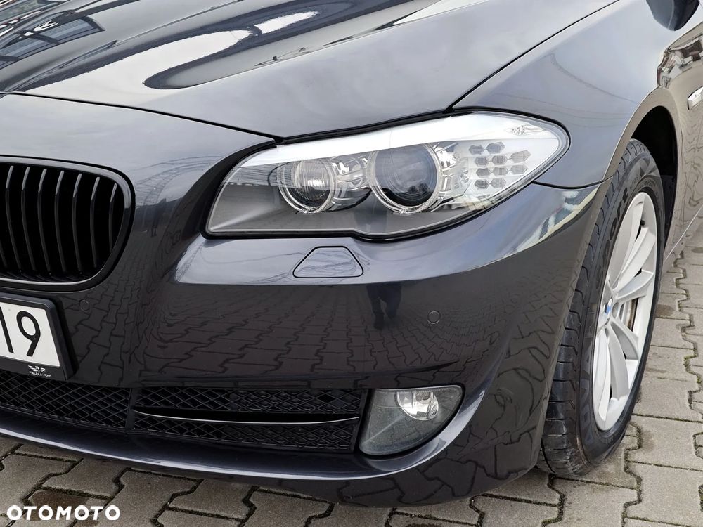 BMW Seria 5 525d xDrive - 6