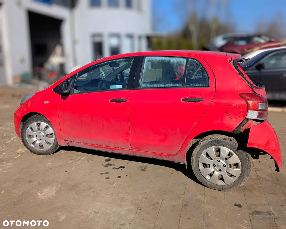 Toyota Yaris 2011  1,4 na części - 3