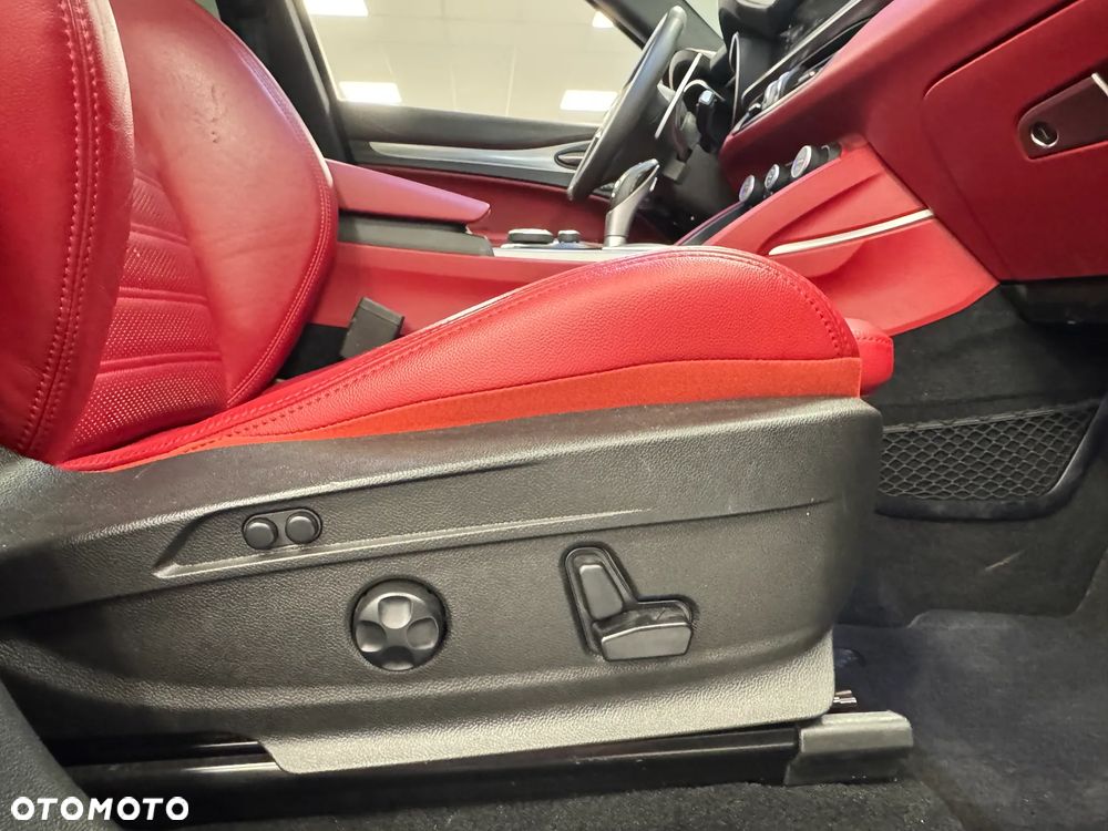 Alfa Romeo Stelvio 2.0 Turbo 16V AT8-Q4 Executive - 25