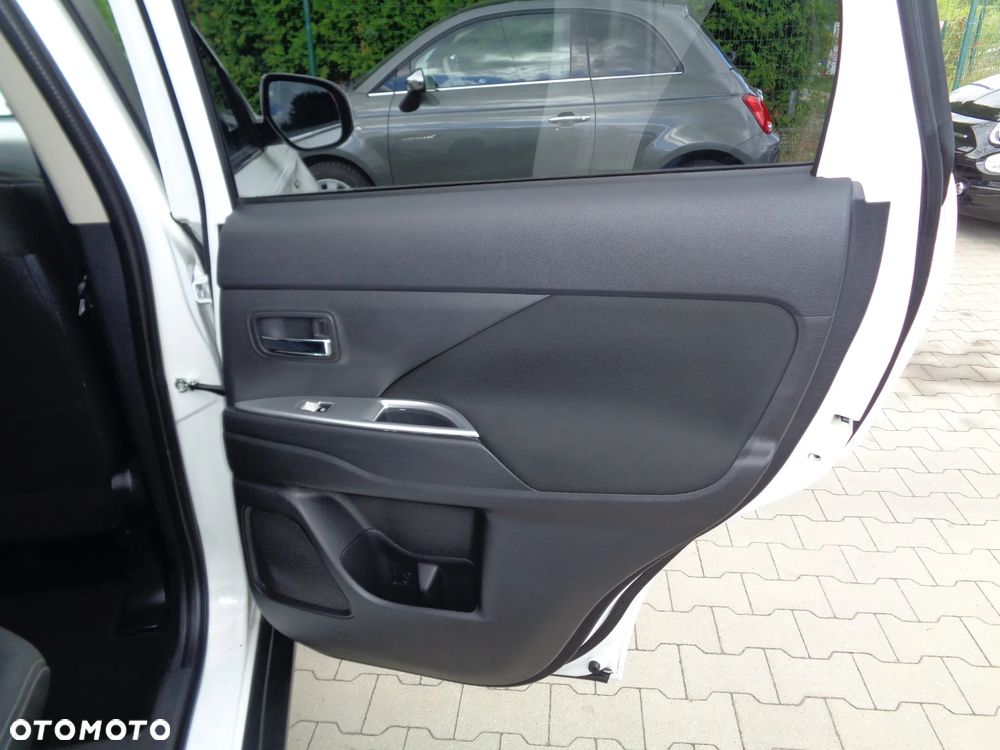 Mitsubishi Outlander 2.0 2WD Diamant Edition - 20