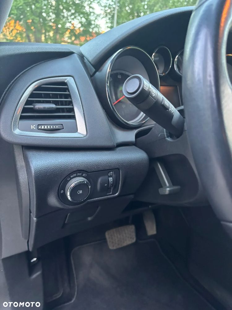 Opel Astra 1.6 Automatik Color Edition - 17
