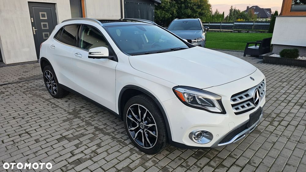 Mercedes-Benz GLA 250 4Matic 7G-DCT Peak Edition - 2