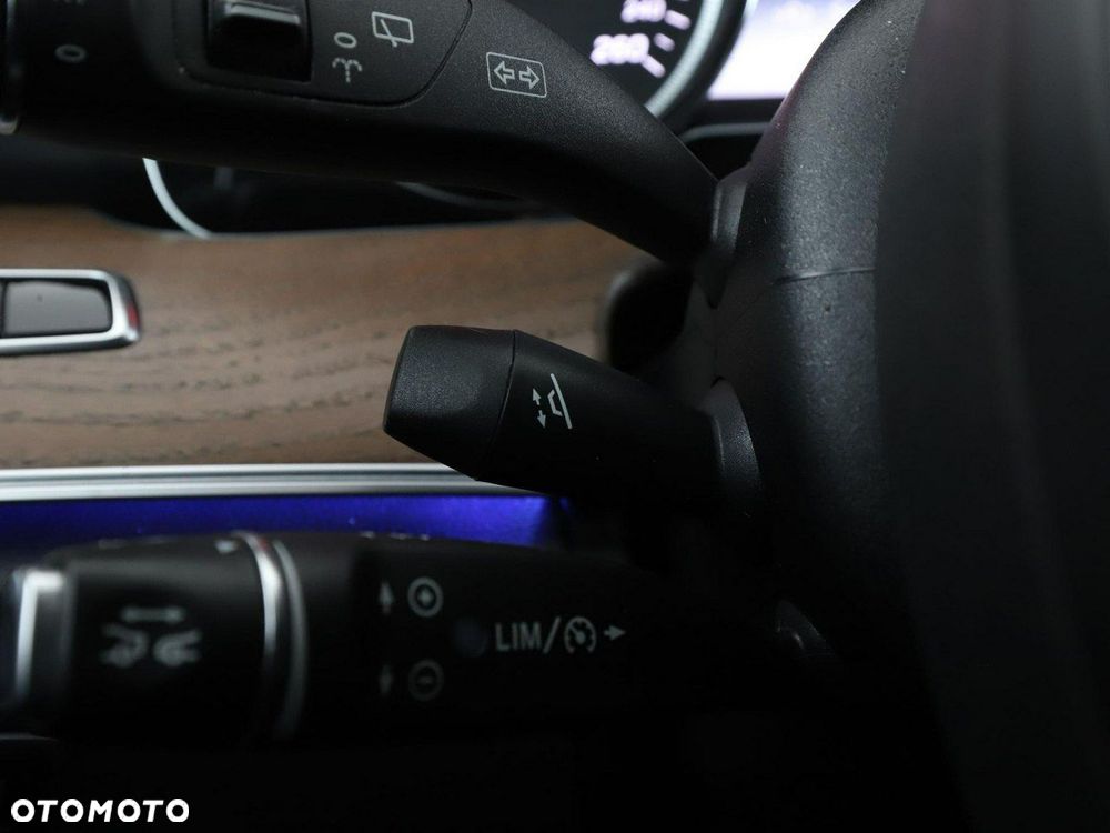 Mercedes-Benz Klasa E 220 d 4-Matic All-Terrain - 37