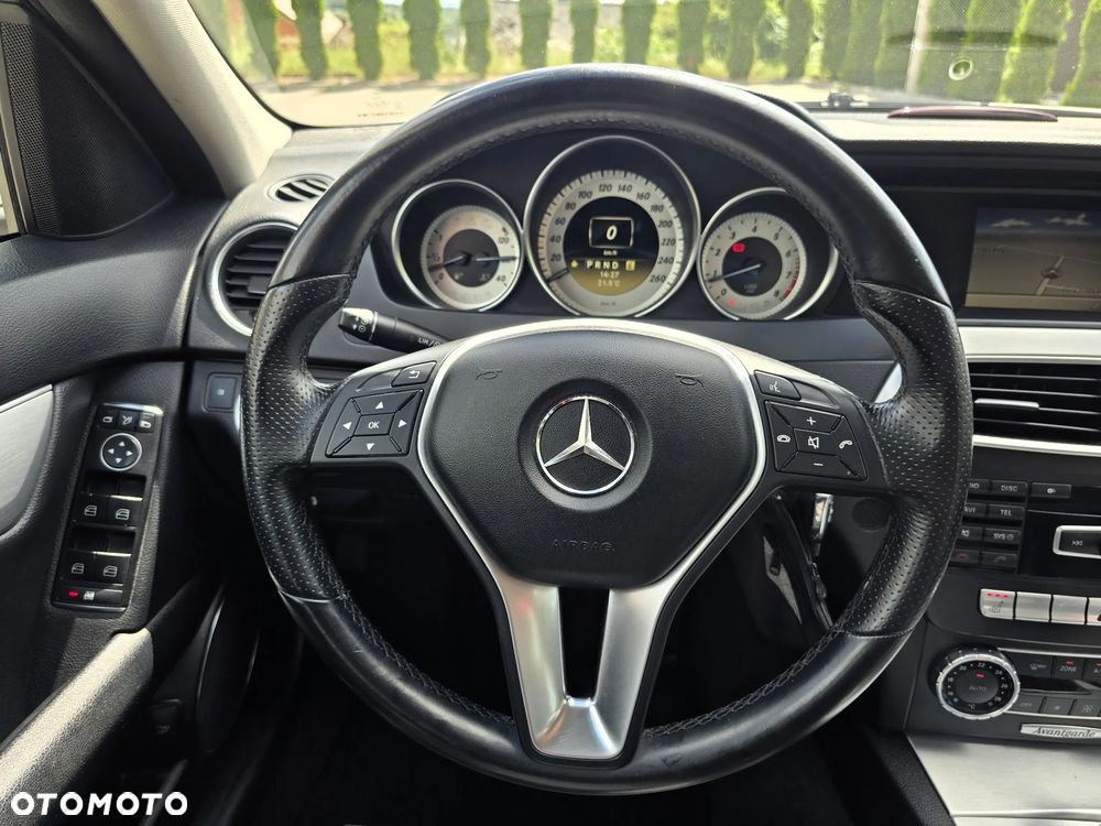 Mercedes-Benz Klasa C 180 CGI Automatik BlueEFFICIENCY SPORT EDITION - 27