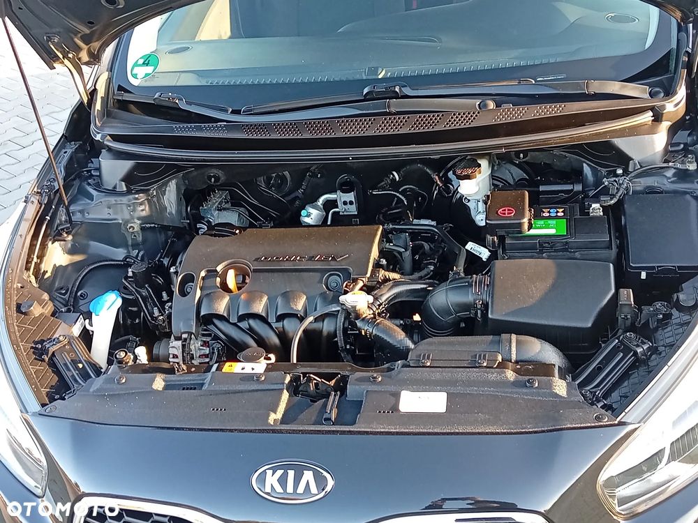 Kia Ceed - 33