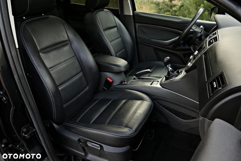 Ford Kuga 2.0 TDCi 2x4 Titanium - 30